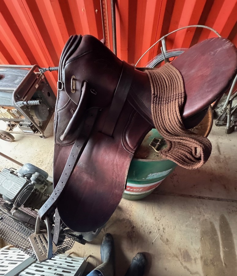 AMANZI CLEARING SALE.   