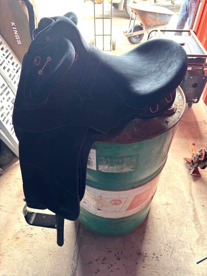 AMANZI CLEARING SALE.   