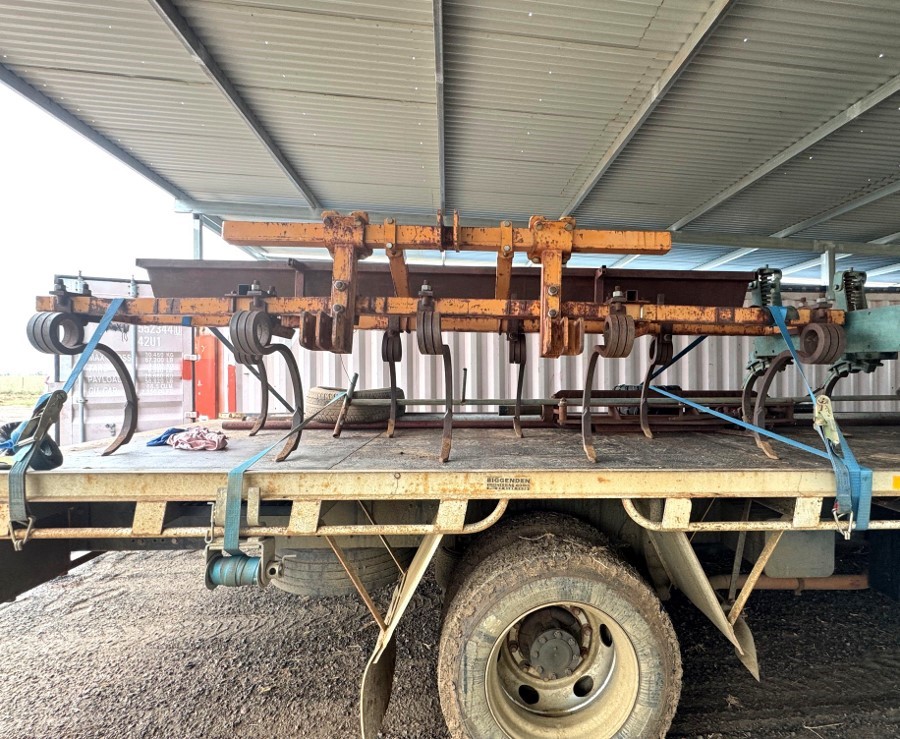 AMANZI CLEARING SALE.   